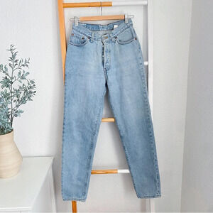 Levi’s Vintage 13501-0197 Mom Jeans Made In USA Light Blue wash Button Fly 9 S